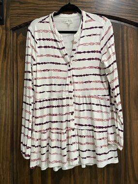 Wonderly White Tunic with Wine Accent